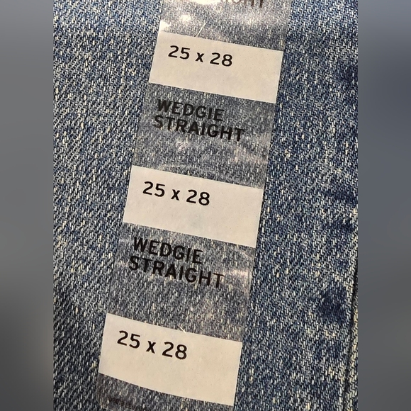 Levis Women's Wedgie Straight Leg Jeans Size 25 - Picture 5 of 10